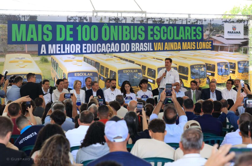 Governo do Paraná entrega novos ônibus para a educação da região do Vale do Ivaí
